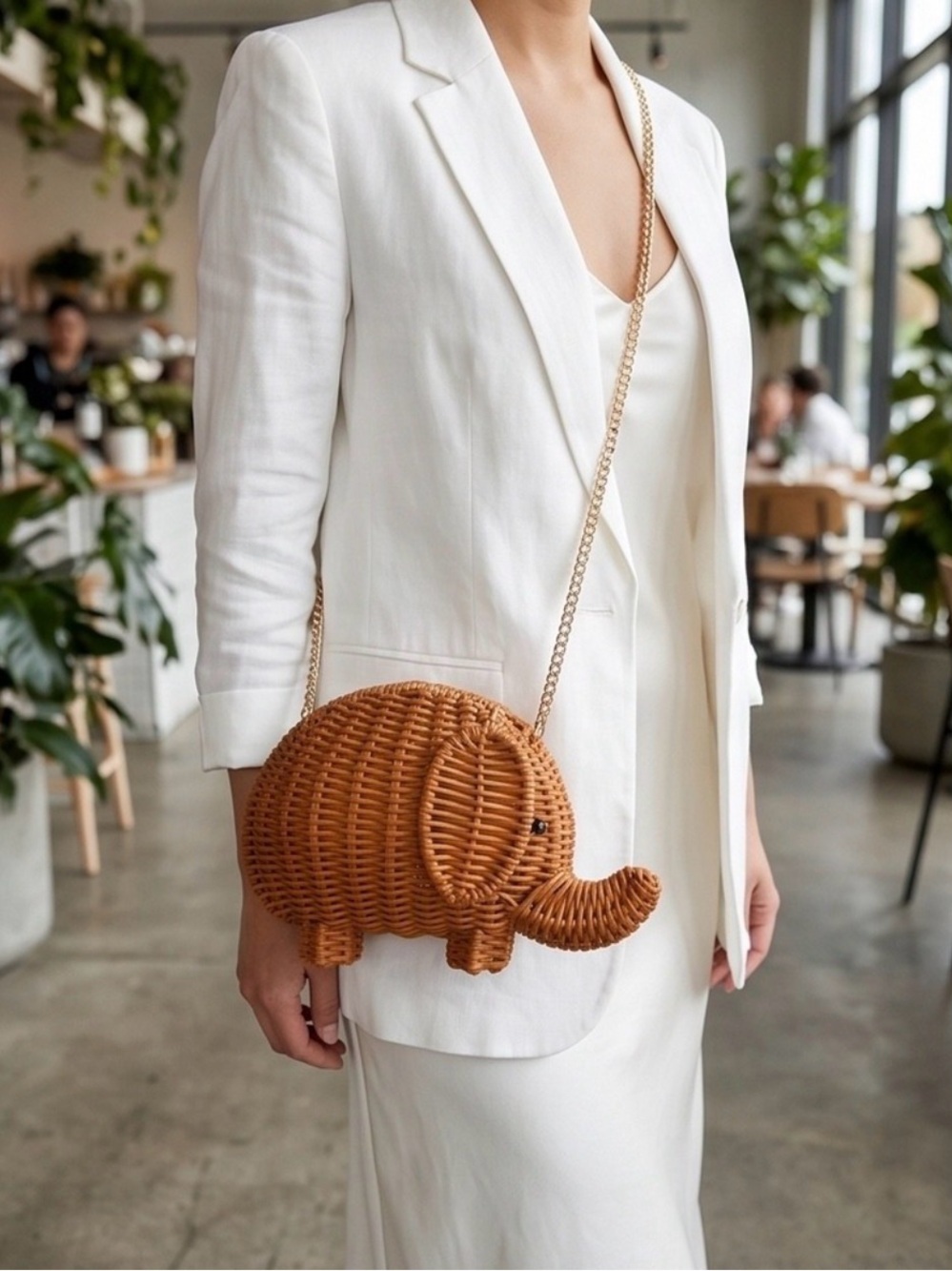 NEW Tommy Bahama Handcrafted Wicker Elephant Crossbody Bag Tan Novelty Woven